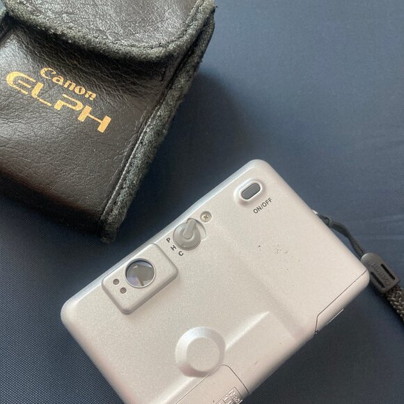 CANON Elph APS Film Camera / 26mm lens. Classic design with Case - Picture 6 of 6